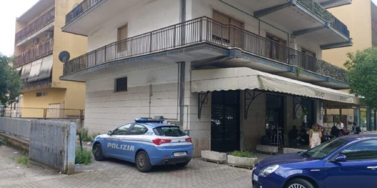 Bloccato nella notte dalla polizia alla periferia della città