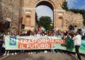 Gli organizzatori: 'Siamo in 10 mila'. Tanti i giovani