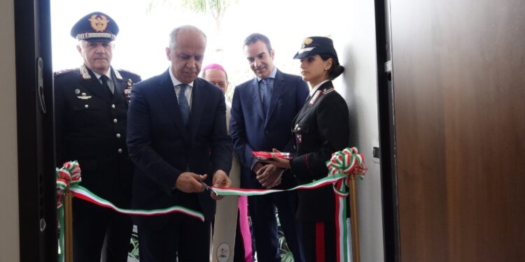 Inaugurata caserma carabinieri in bene confiscato in Calabria