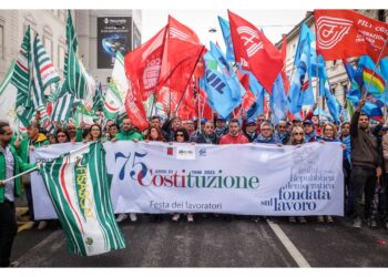 Circa 2.000 persone manifestano per le strade della città