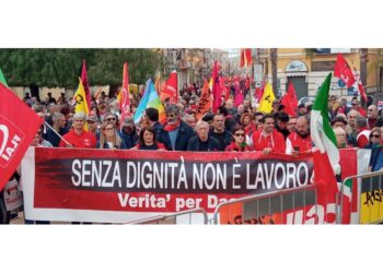 Manifestazione di Cgil e Libera dove lavorava Daouda Diane