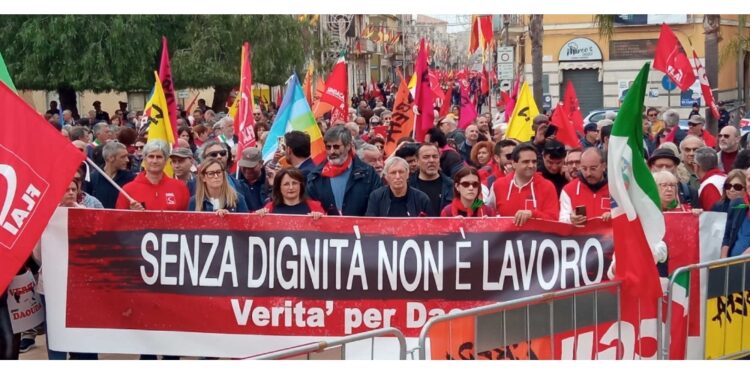 Manifestazione di Cgil e Libera dove lavorava Daouda Diane