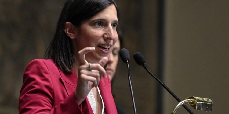 Il Quirinale è "Istituzione che non si tocca"