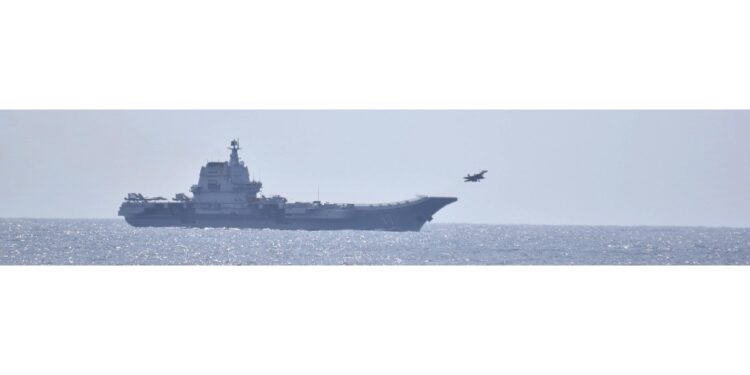 Ministero Difesa: 'Insieme con altre due navi di Pechino'