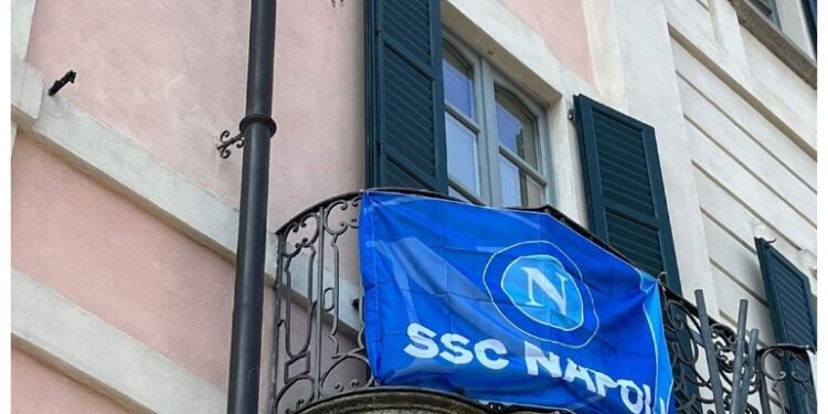 Messa su un balcone del palazzo Comunale