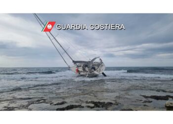 Una delle due utilizzata da migranti giunti in Calabria il 7/5