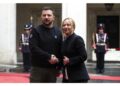 All'ingresso sventolano le bandiere di Ue