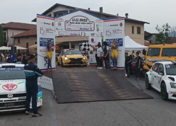 L'arrivo sul podio dei vincitori dello scorso anno, Hotz e Ravasi