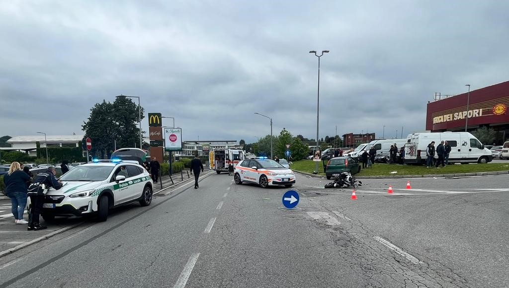 Incidente a Cantù, motociclista perde la vita
