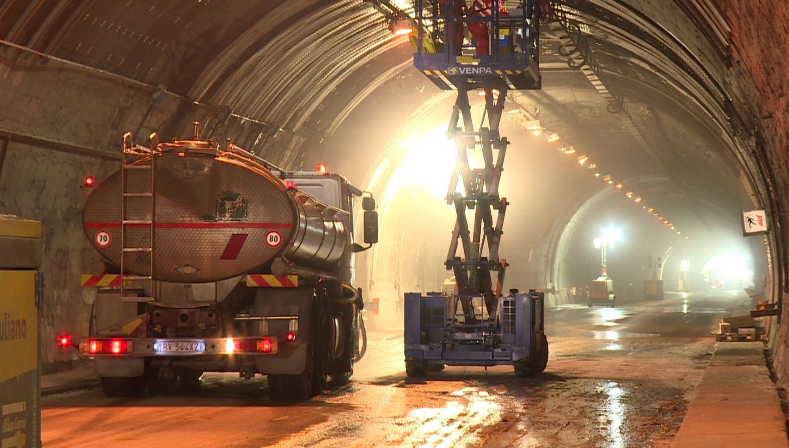 Cantiere sull’autostrada A9, i lavori per adeguare le gallerie agli standard di sicurezza
