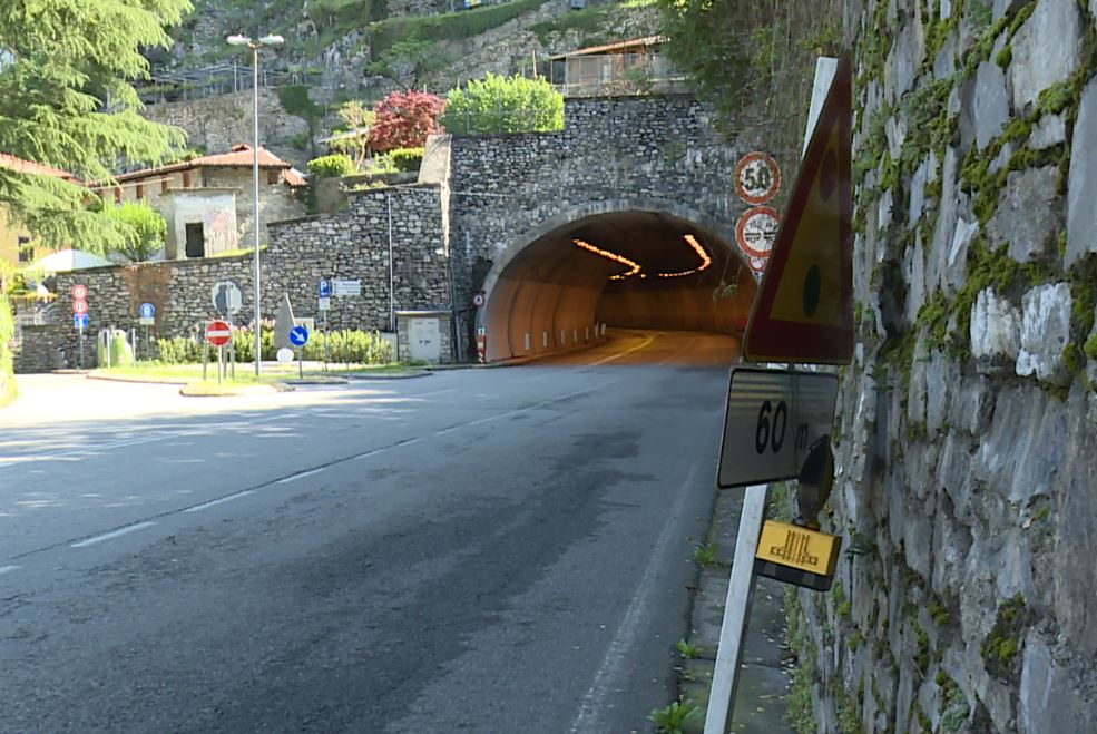 Lavori in galleria, cinque giorni a rischio caos sulla Lariana. I sindaci di Torno e Blevio rassegnati