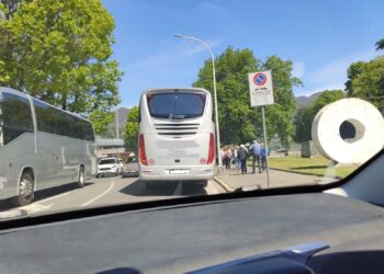 Stop alla sosta dei bus turistici in zona stadio