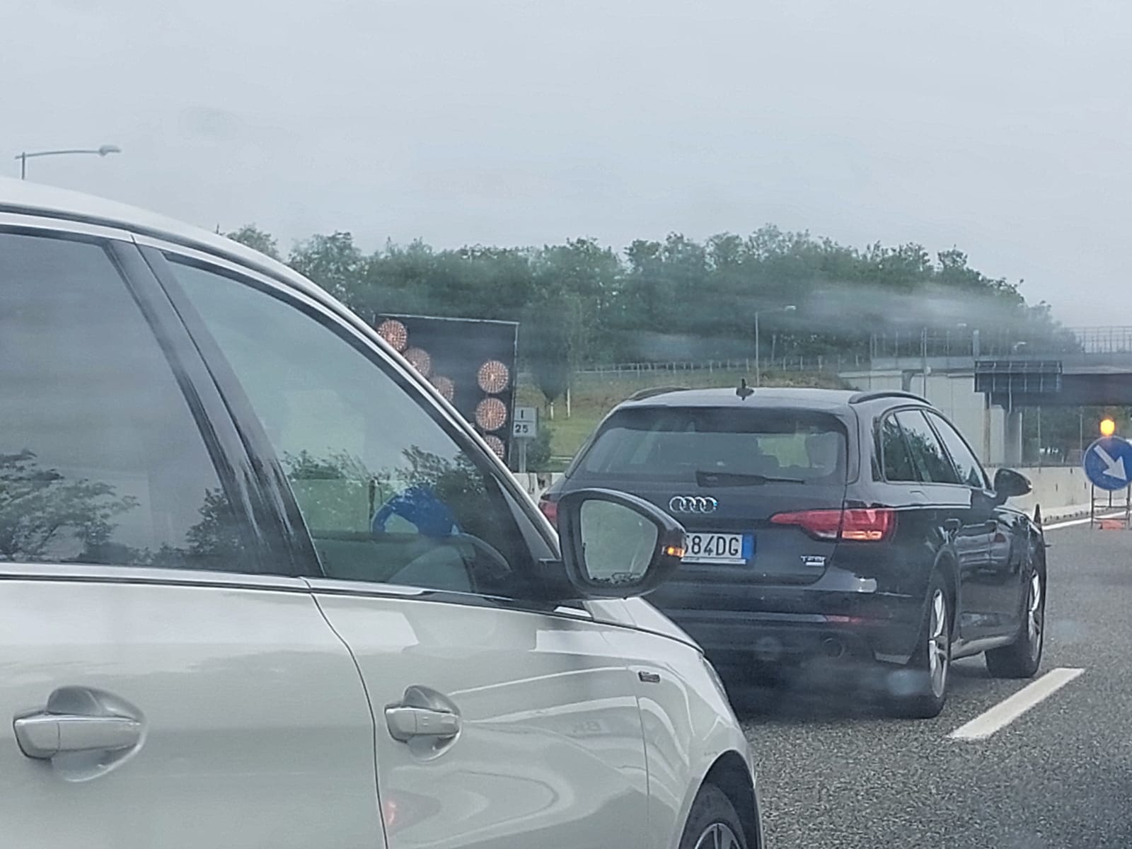 Festa in Svizzera, ricadute (e rabbia) in Italia. Code interminabili sulla A9. A giugno altre giornate nere