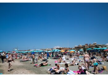 Tuffi e tintarelle da Ostia sino a Fregene