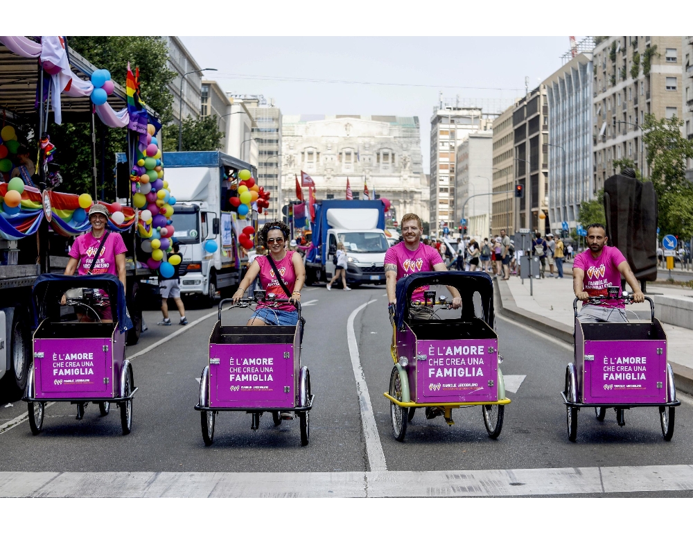 Consiglio Lombardia boccia partecipazione a Milano Pride
