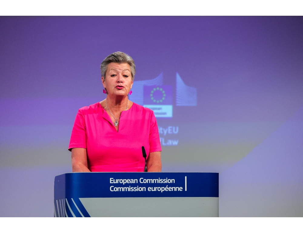 Migranti: Ue presenta piano Atlantico-Mediterraneo ovest