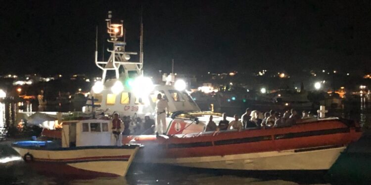 Nelle ultime ore 14 arrivi per un totale di quasi 600 persone