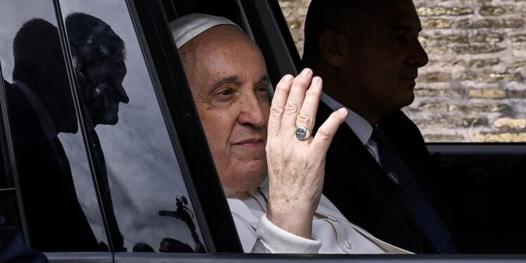 Bergoglio è già rientrato in Vaticano dopo la visita