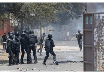 Disordini a Dakar e in altre città del Paese