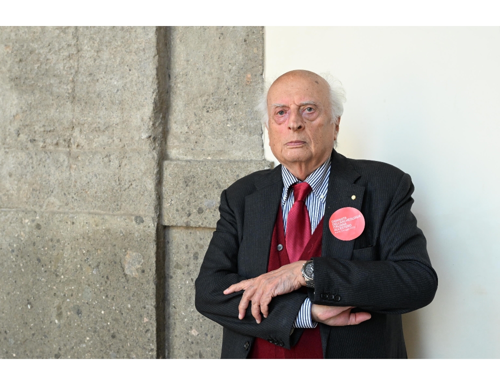 Siria, Assad premia archeologo Matthiae a Damasco