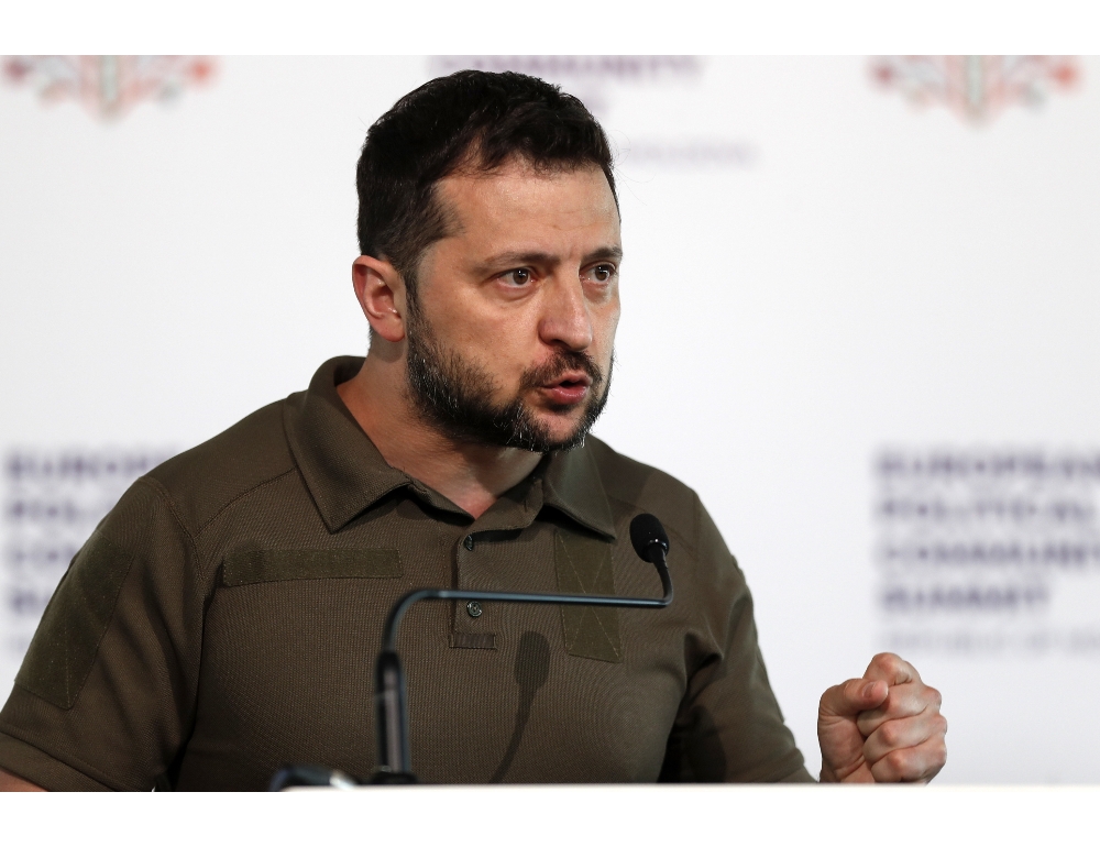 Il presidente ucraino su Twitter: 'Il mondo deve reagire'