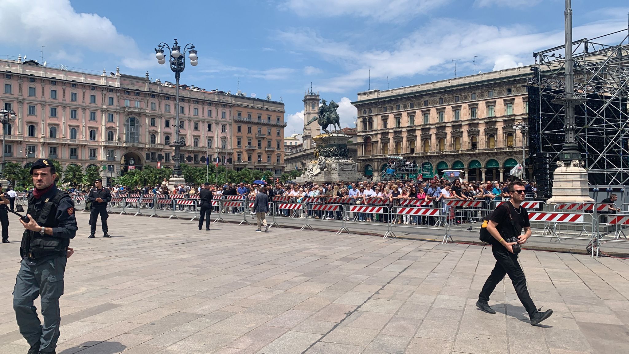 Nel pomeriggio i funerali di Stato di Silvio Berlusconi. La diretta di Etv dalle 14.45