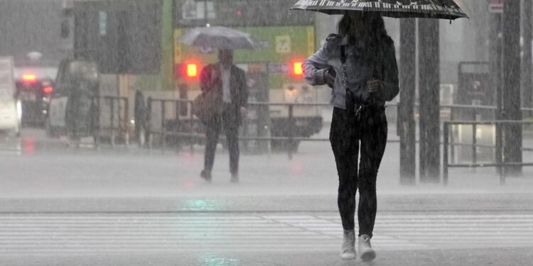 A Fukuoka 100 millimetri di pioggia in un'ora