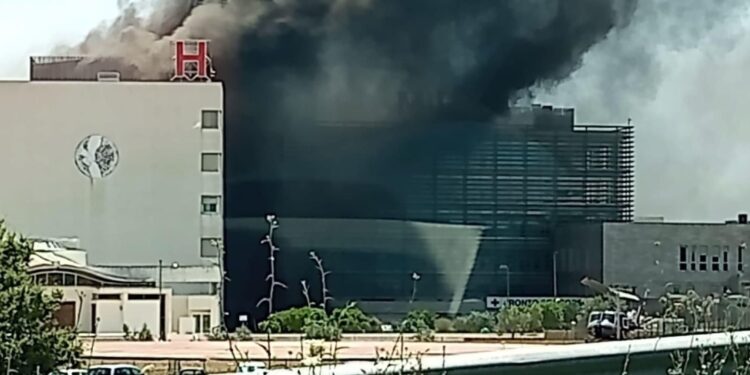 Degenti trasferiti in area di sicurezza dell'edificio