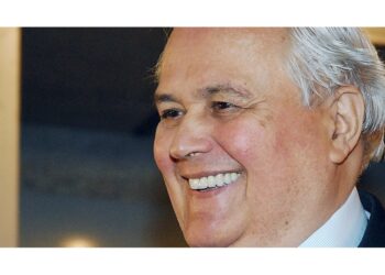 Era stato accusato di crimini di guerra all'Aja