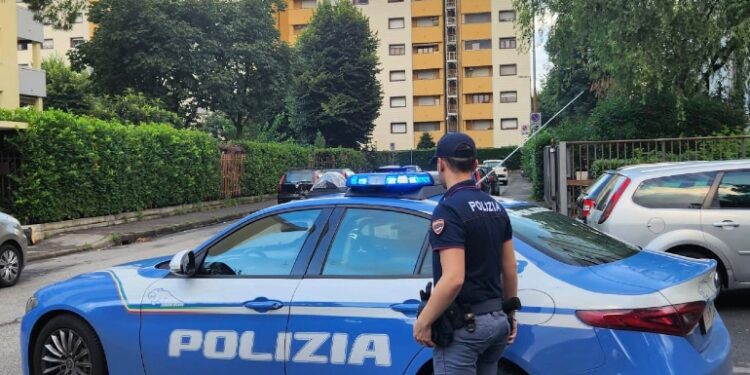 L'uomo bloccato dagli agenti della Questura di Monza