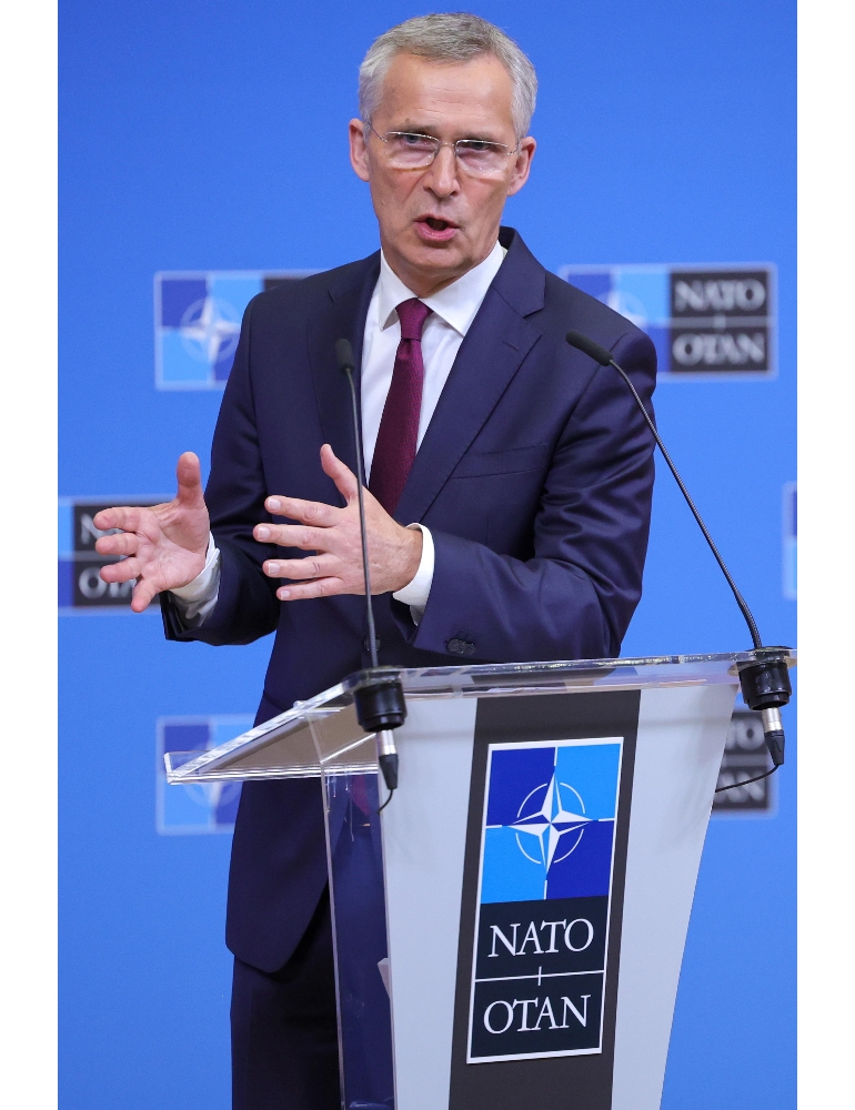 'Aumentate spese militari in difesa del 8
