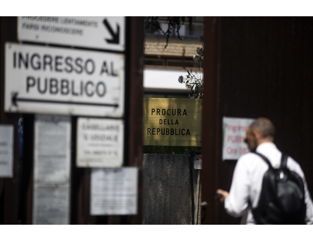 Su imputazione coatta di Delmastro la parola passa ai pm di Roma