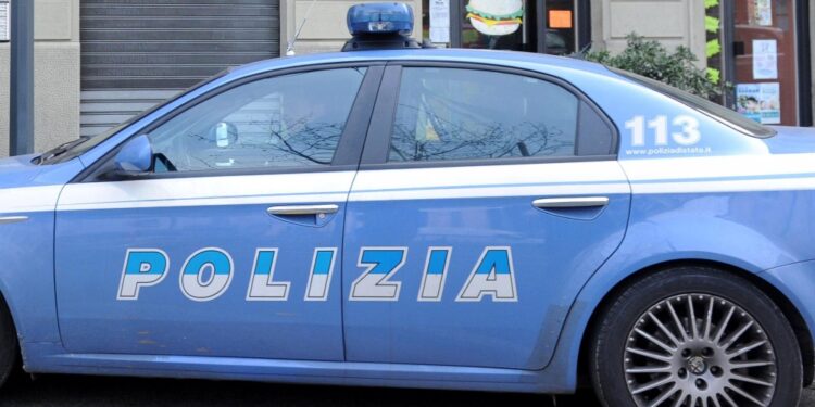 Sarebbe rimasta in balìa del suo aguzzino per due ore