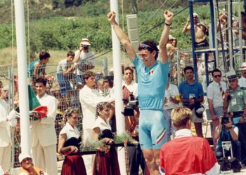Fabio Casartelli sul podio di Barcellona nel 1992