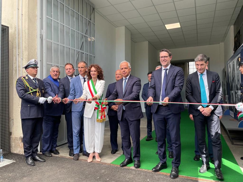 Cantù, la cerimonia di consegna di un bene confiscato alla mafia