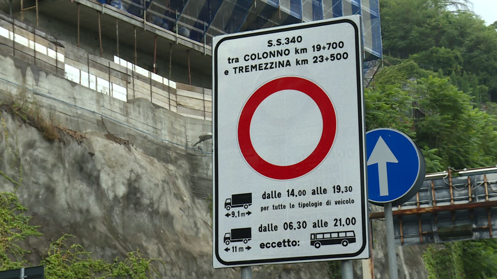 Statale Regina, da lunedì l’ordinanza anti-traffico. Guerra: “È necessaria, verificheremo l’impatto sulle attività coinvolte”