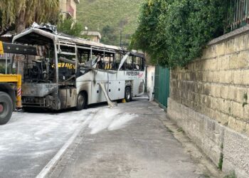 A Pozzuoli. L'uomo è fuggito