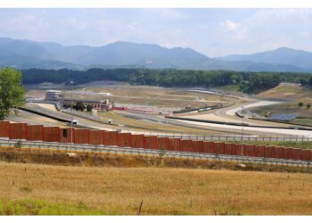 A causa di un incidente che ha coinvolto altri due piloti