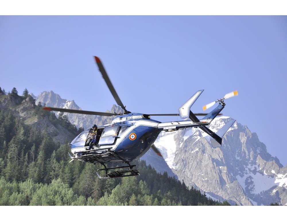 Scarica di pietre sul Monte Bianco, morto un alpinista