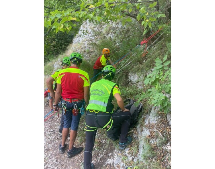 Scivola e cade in dirupo in Molise, morta turista di 32 anni - EspansioneTv