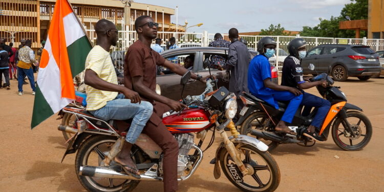 Portavoce: 'Fermo sostegno a qualsiasi decisione dell'Ecowas'