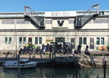 L'esterno dello stadio Pierluigi Penzo