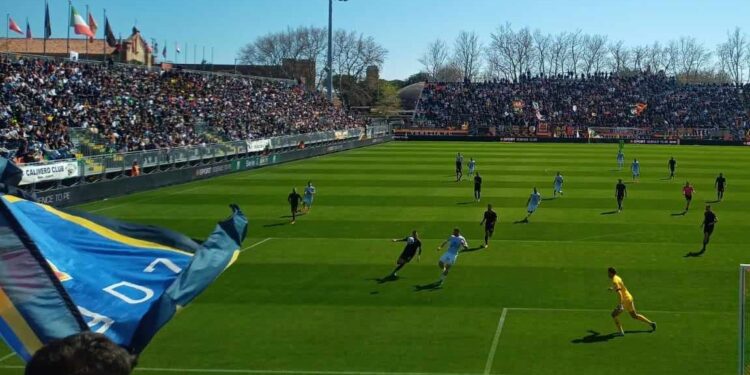 Lo stadio di Venezia visto dalla curva dei tifosi del Como