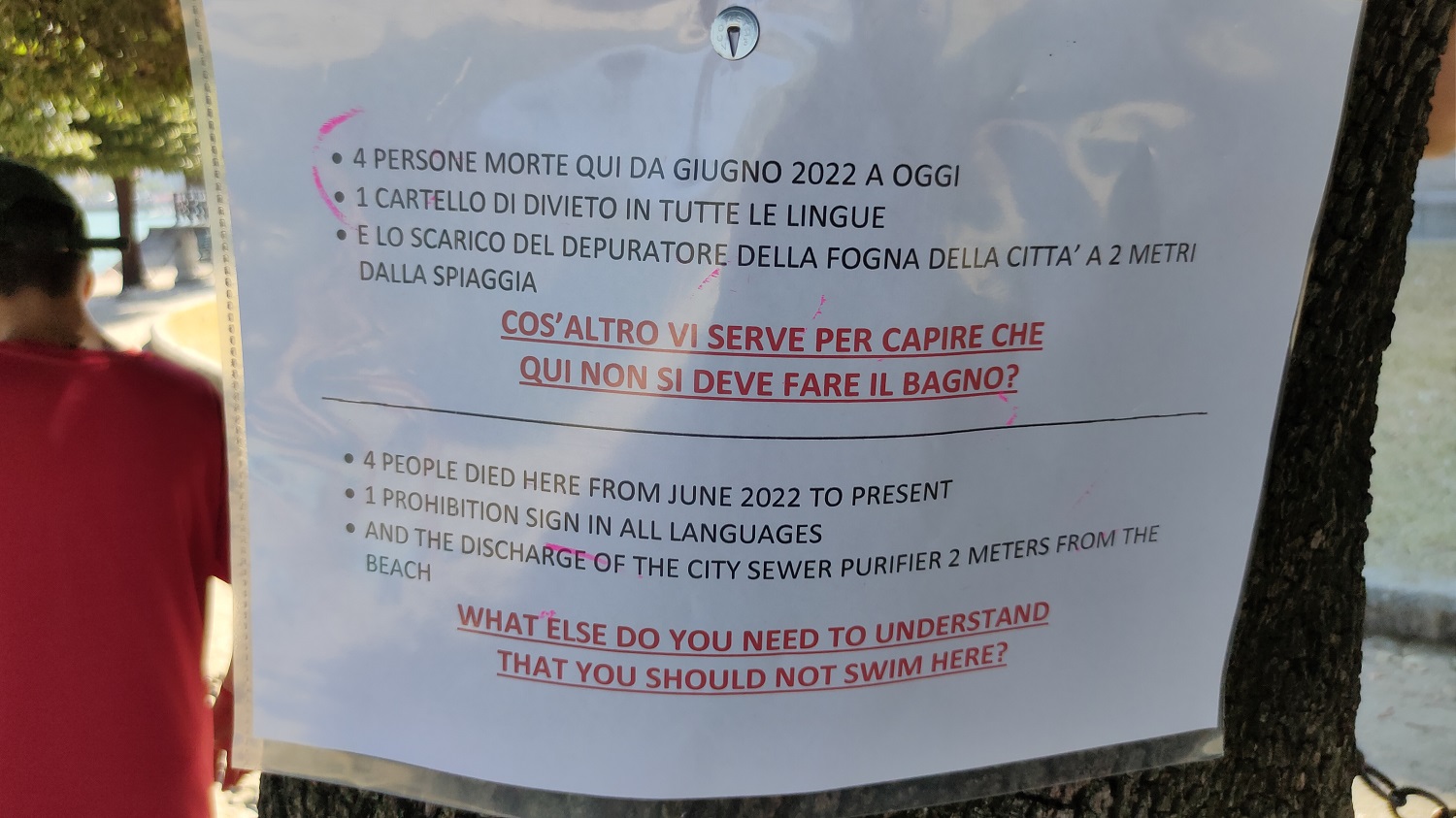 Tuffi proibiti al Tempio Voltiano: i cittadini si attivano per mettere in allerta i bagnanti