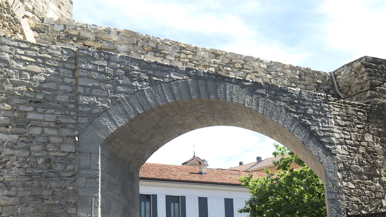 Mura di Como: conclusi i lavori in via Balestra, il sindaco: “La partita è solo all’inizio”
