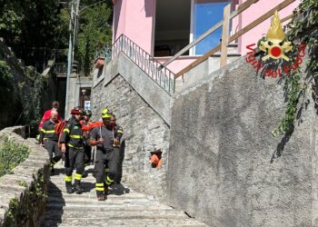 vigili del fuoco anziana