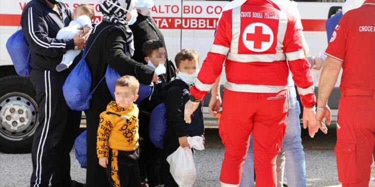 Piantedosi incontra una delegazione della ong. 'più fondi'