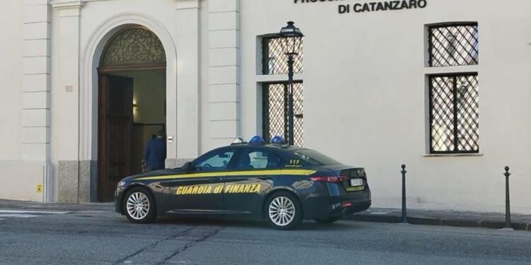 Bloccato dalla Guardia di finanza