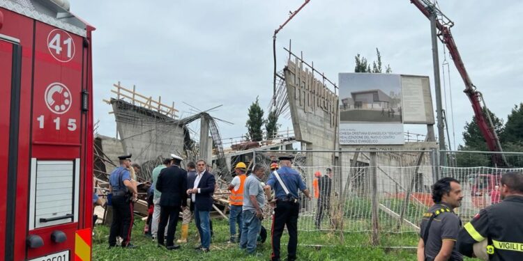 Stavano costruendo un solaio