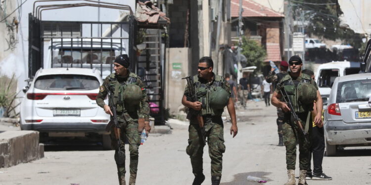 Raid dell'esercito israeliano per catturare un ricercato
